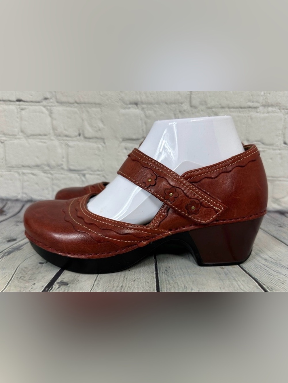 Brand new floral Dansko mary janes clogs